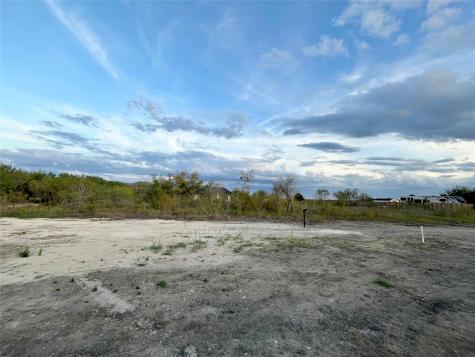 390 Engelke Road Niederwald TX 78640