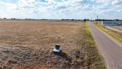 103 Country View Lane Schulenburg TX 78956