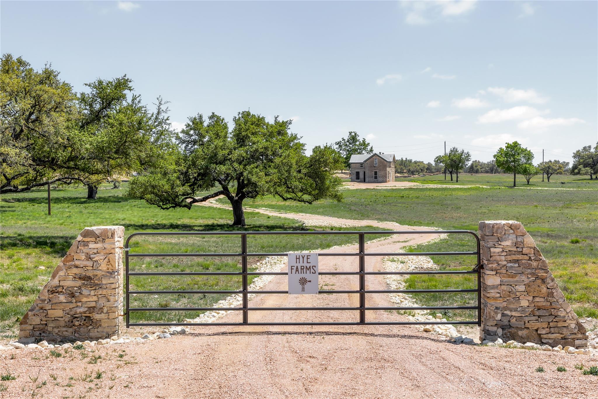 9695 W Us 290 Highway Hye TX 78635