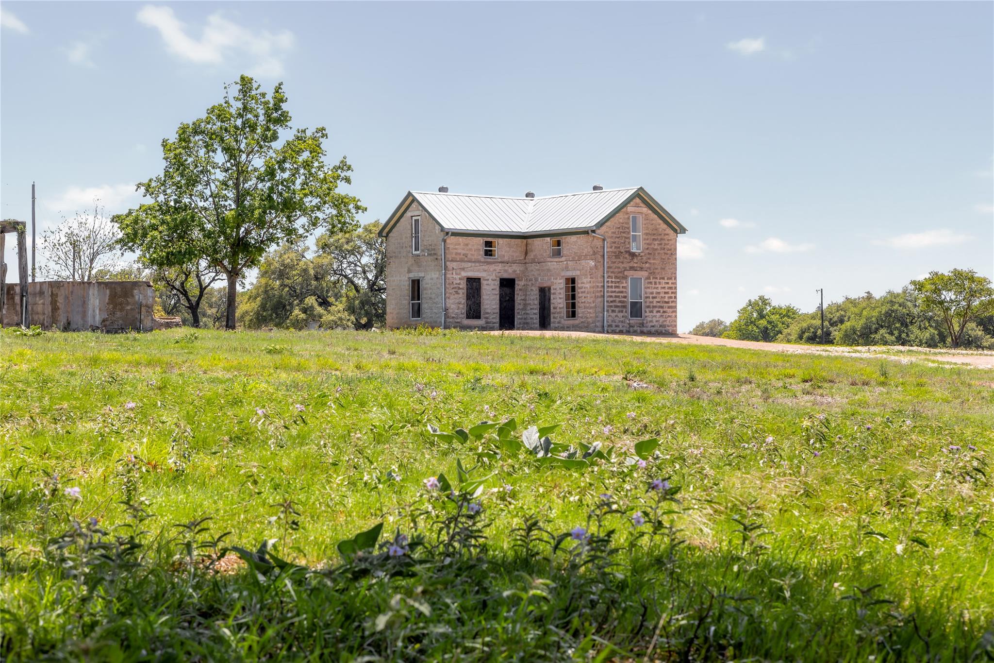 9695 W Us 290 Highway Hye TX 78635