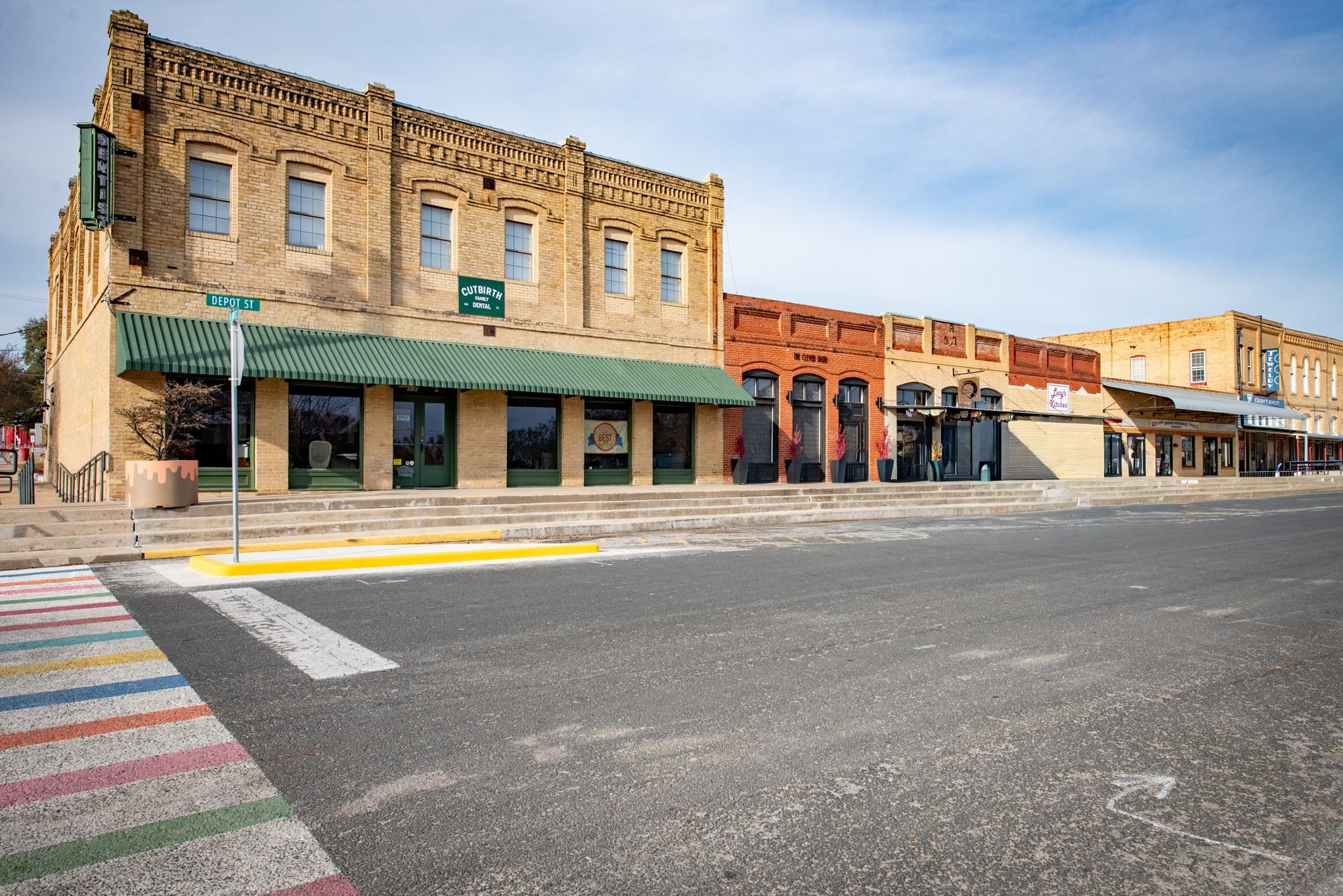 418 S Avenue D Avenue Elgin TX 78621
