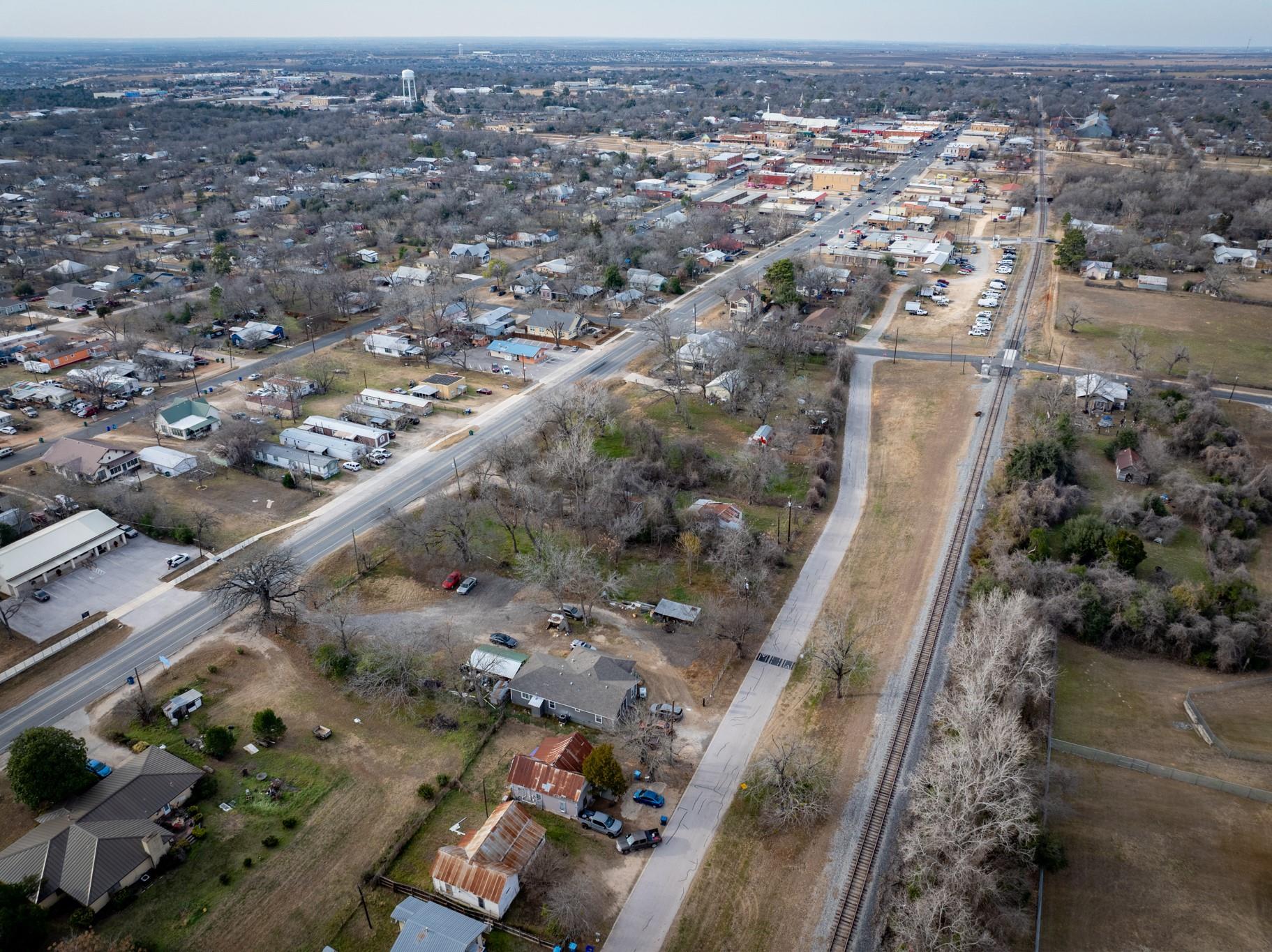 418 S Avenue D Avenue Elgin TX 78621