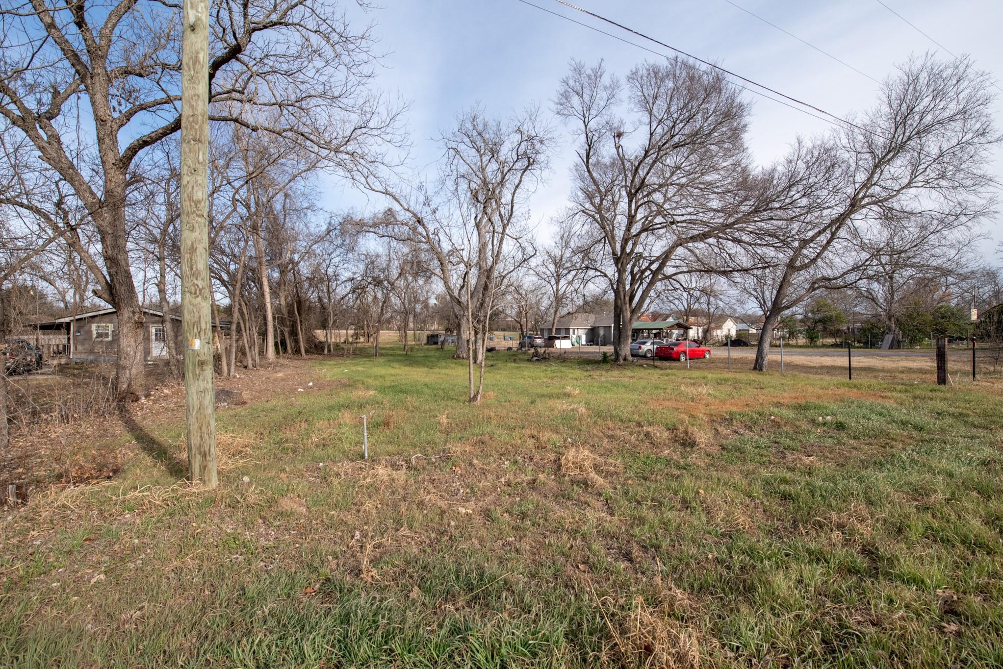 418 S Avenue D Avenue Elgin TX 78621