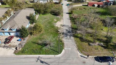 110 N Robinson Street Taylor TX 76574