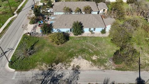 110 N Robinson Street Taylor TX 76574