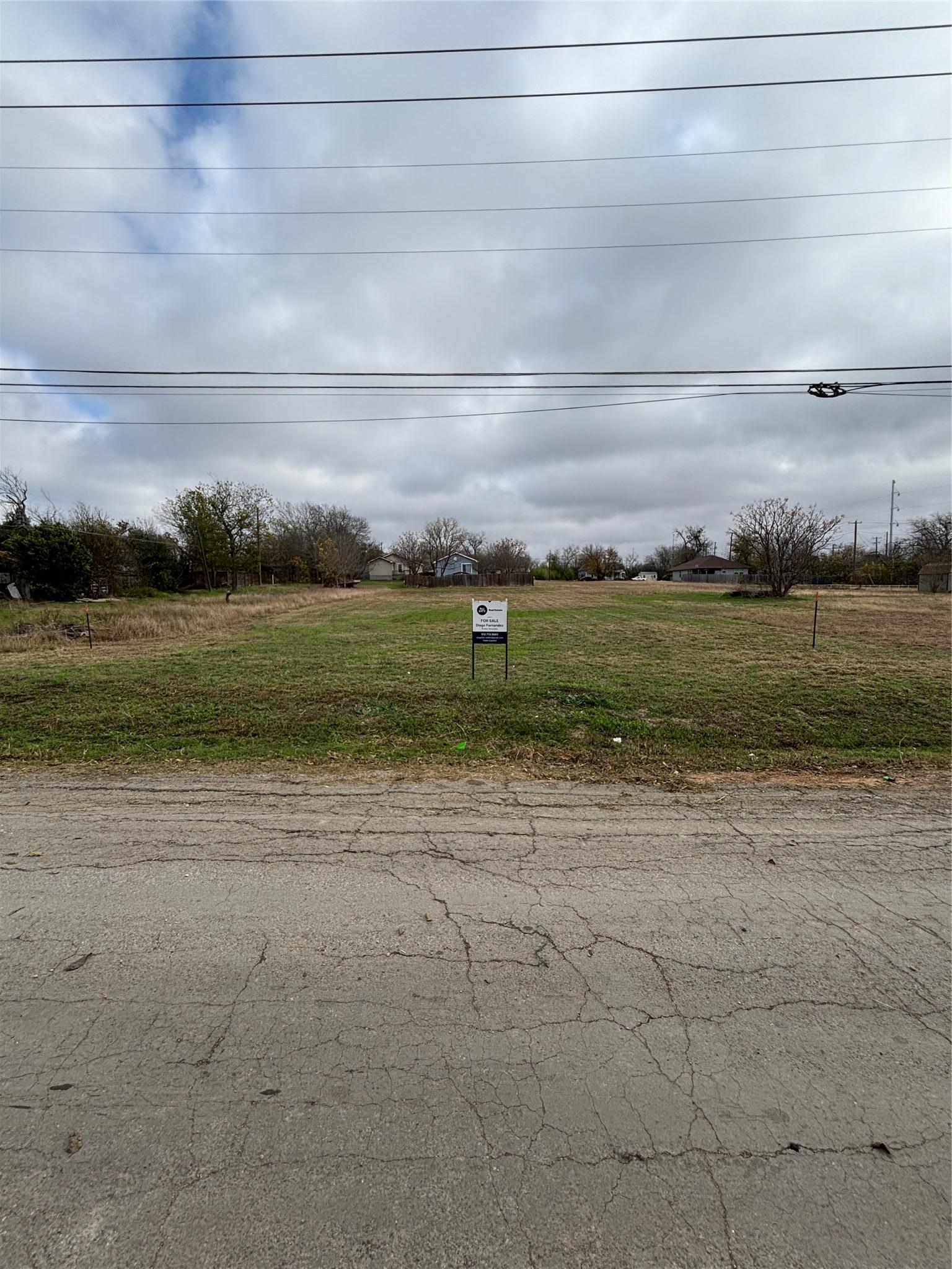 1302 Frink Street Taylor TX 76574