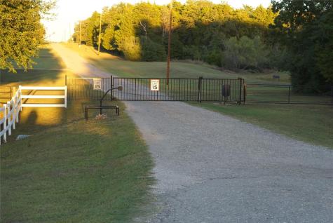 1135 Private Road 7039 Lexington TX 78947