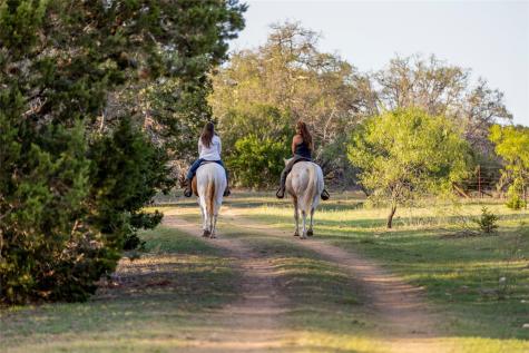 9939 County Road 404 Spicewood TX 78669