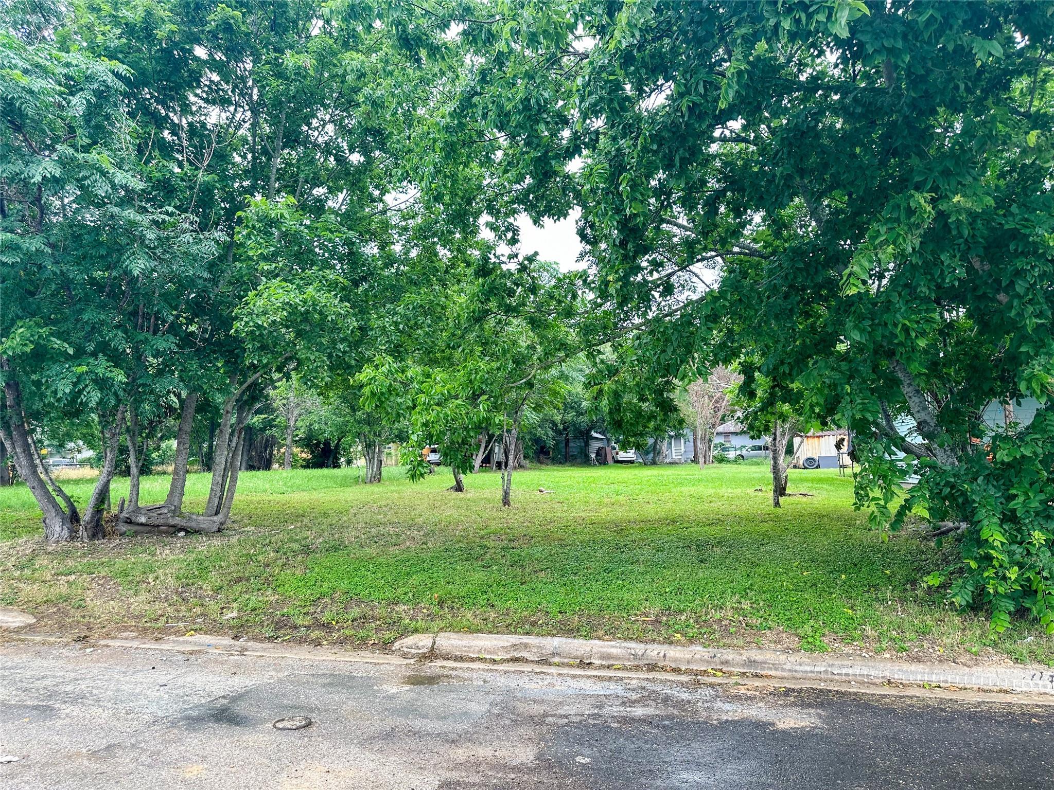 608 Lamar Street Luling TX 78648