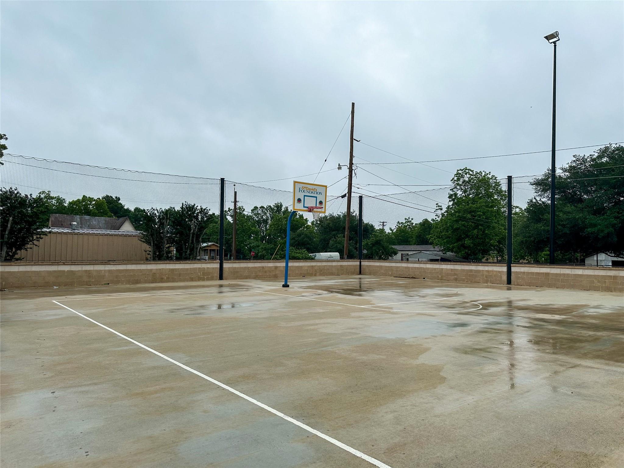 608 Lamar Street Luling TX 78648