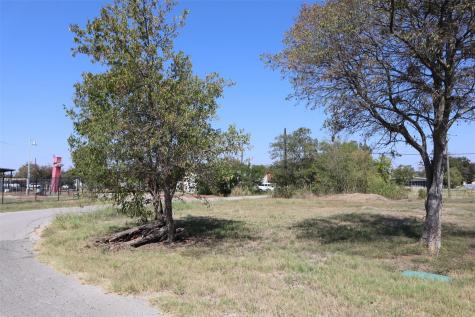 1018 W 1st Street Taylor TX 76574