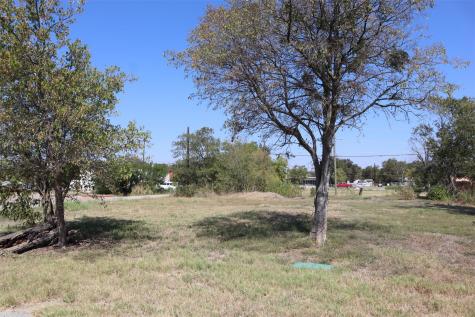 1018 W 1st Street Taylor TX 76574