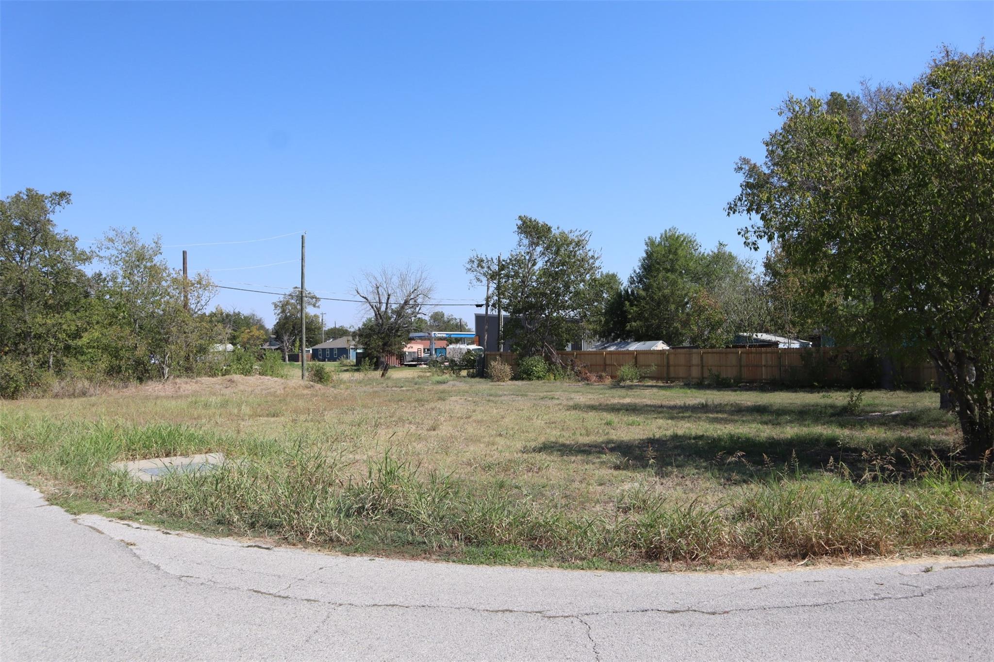 1018 W 1st Street Taylor TX 76574