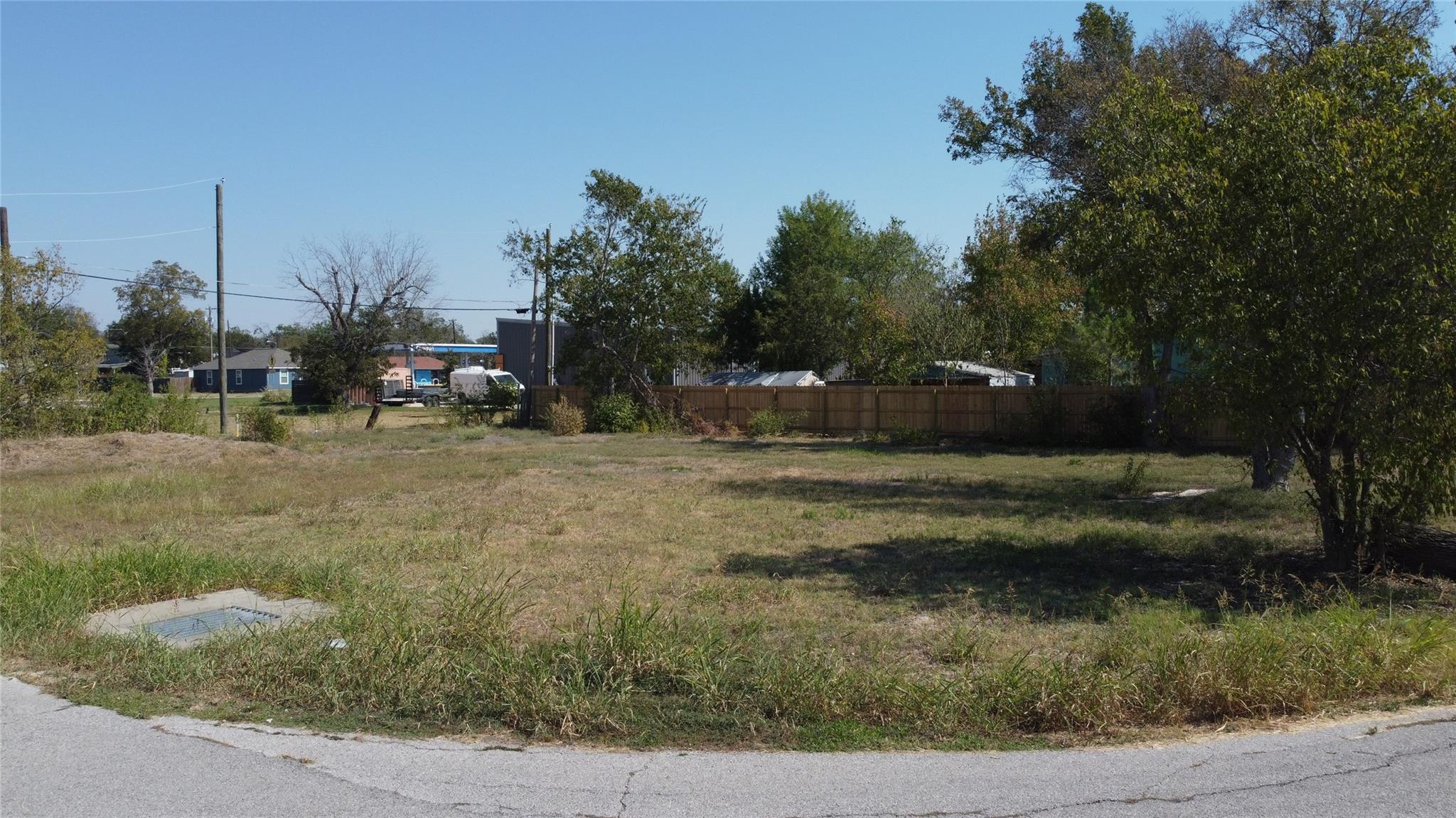 1018 W 1st Street Taylor TX 76574