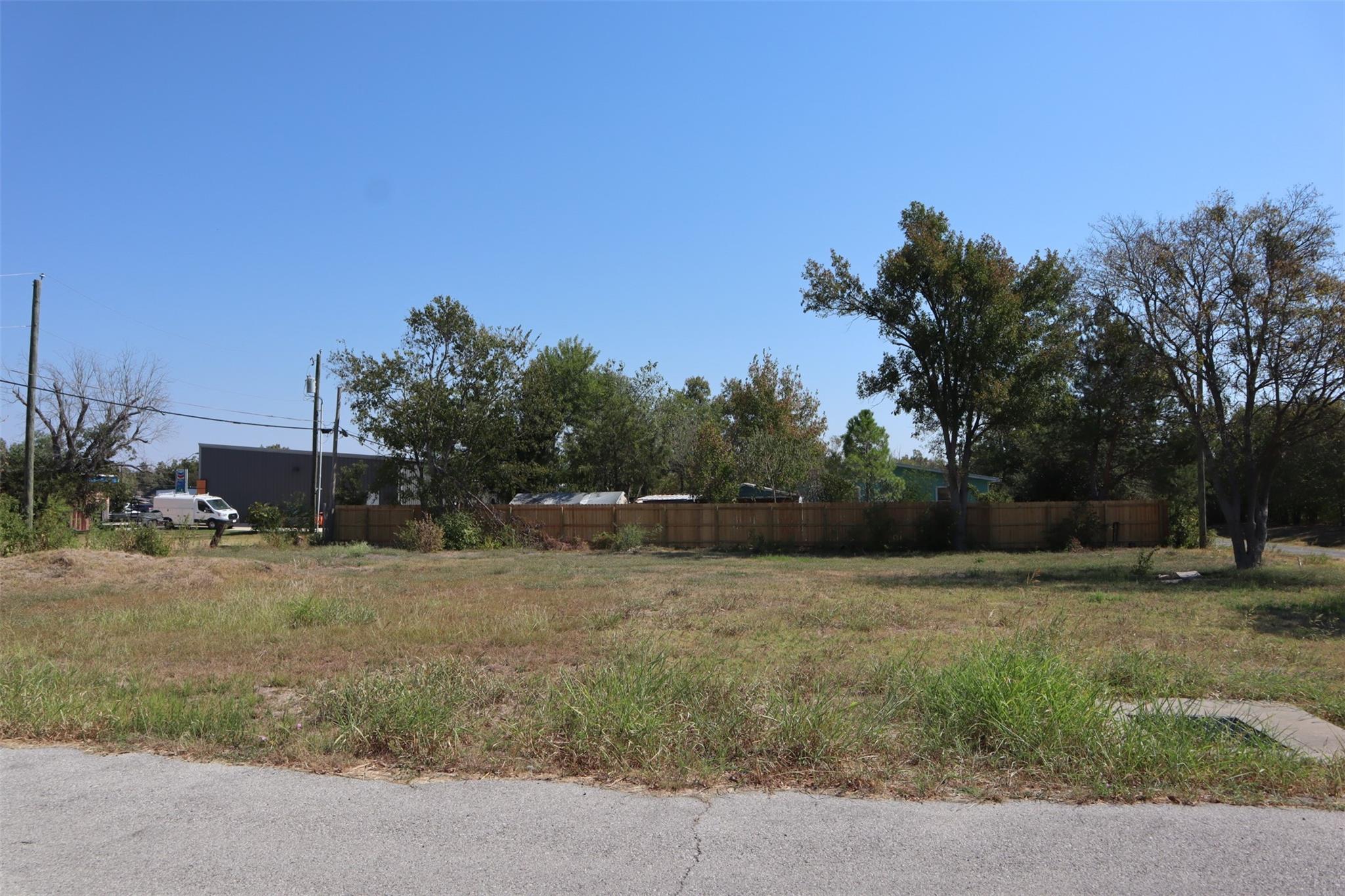 1018 W 1st Street Taylor TX 76574