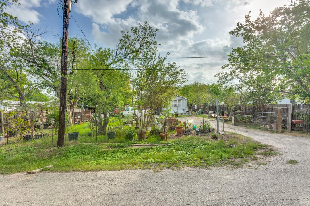 404 Quail Run Buda TX 78610