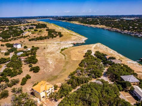 1303 Robin Trail Lago Vista TX 78645