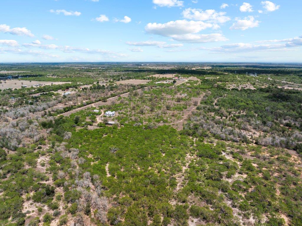 2124 Bugtussle Lane Luling TX 78648