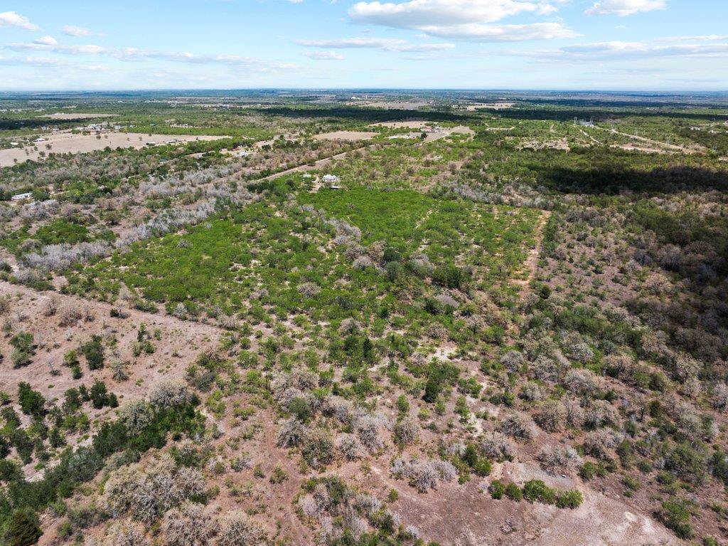 2124 Bugtussle Lane Luling TX 78648