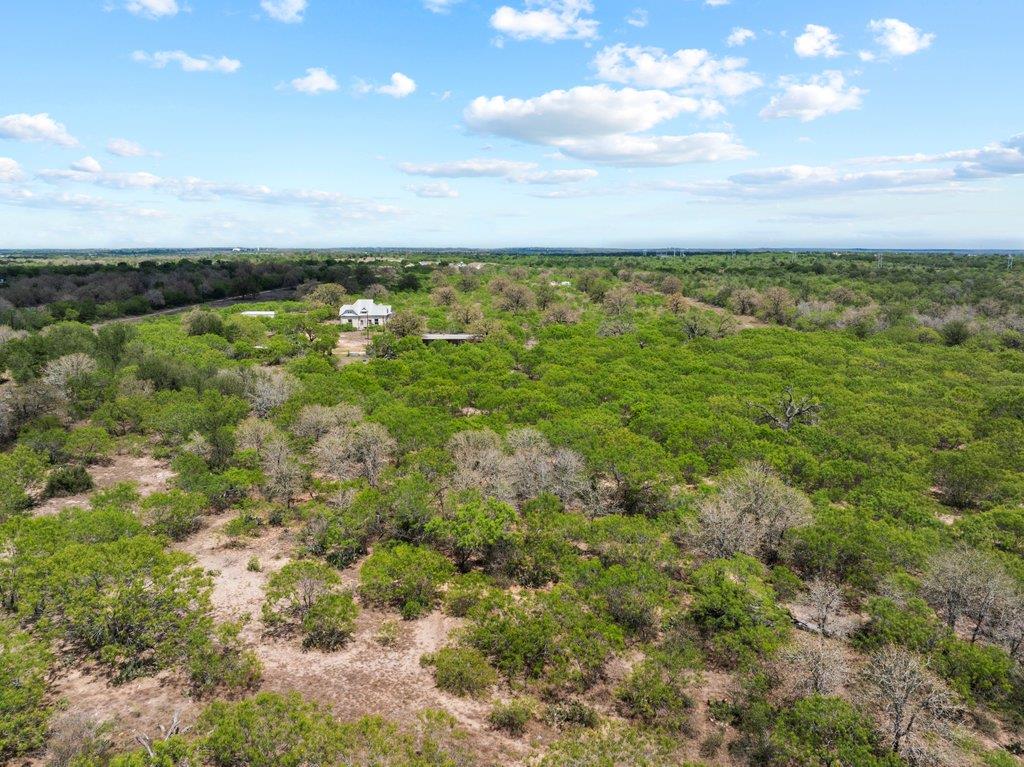 2124 Bugtussle Lane Luling TX 78648