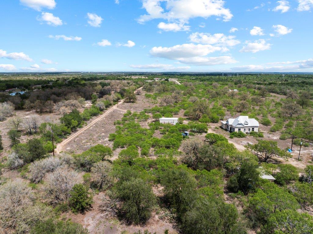 2124 Bugtussle Lane Luling TX 78648