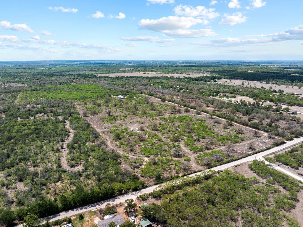 2124 Bugtussle Lane Luling TX 78648