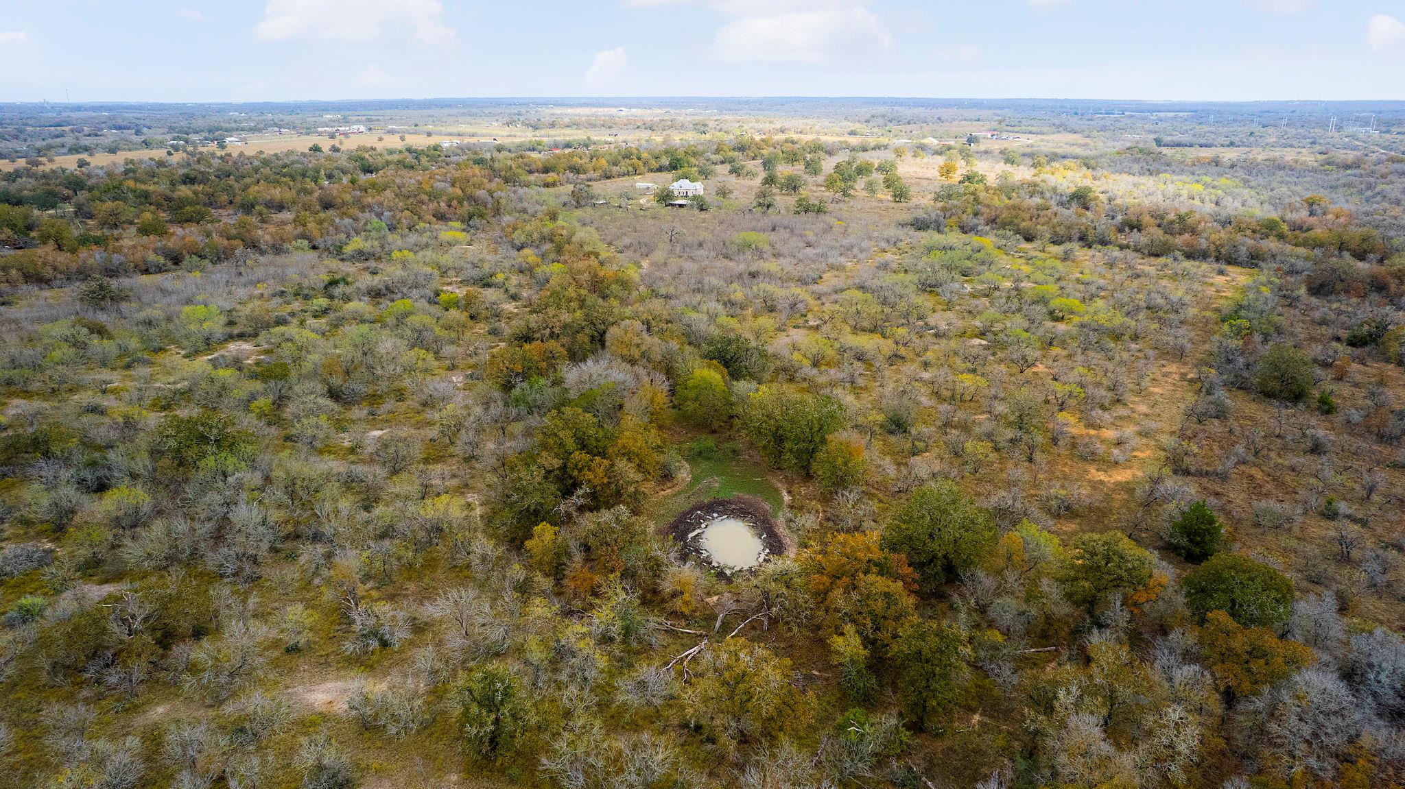 2124 Bugtussle Lane Luling TX 78648