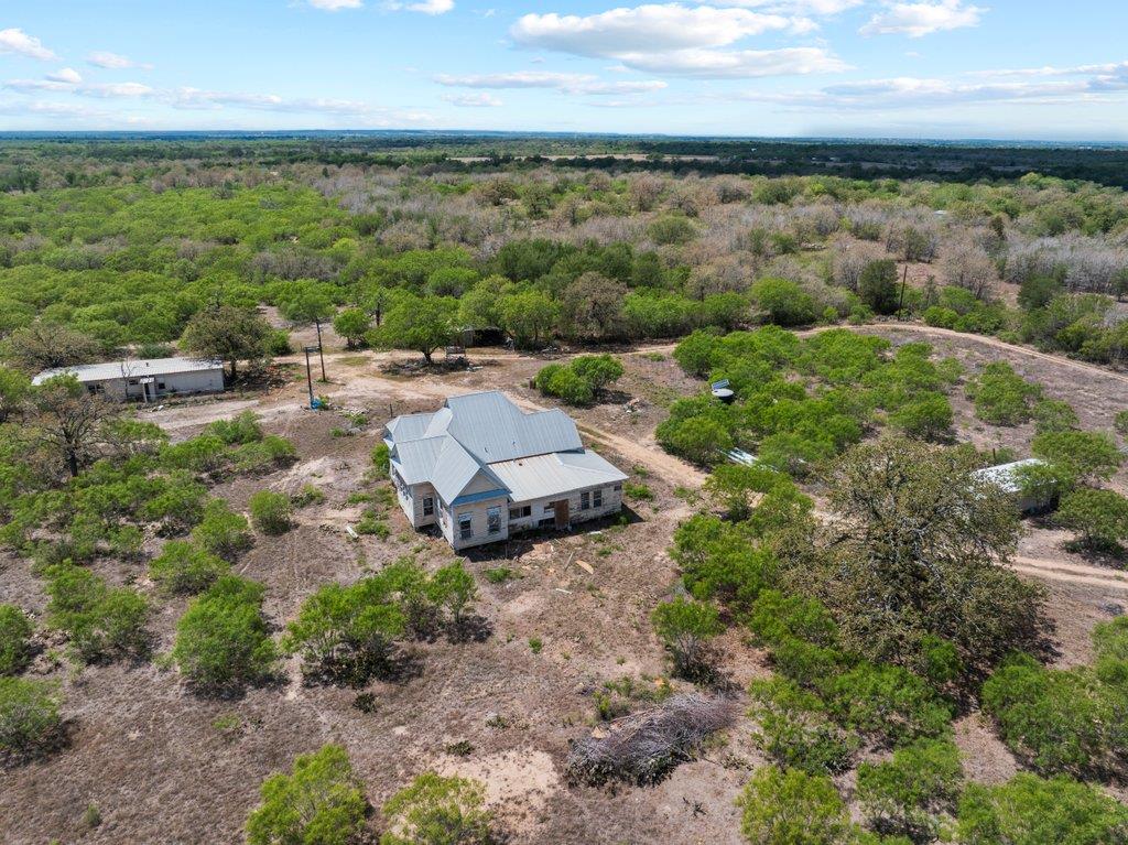 2124 Bugtussle Lane Luling TX 78648