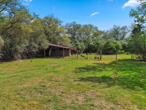 3669 County Road 326 Lexington TX 78947