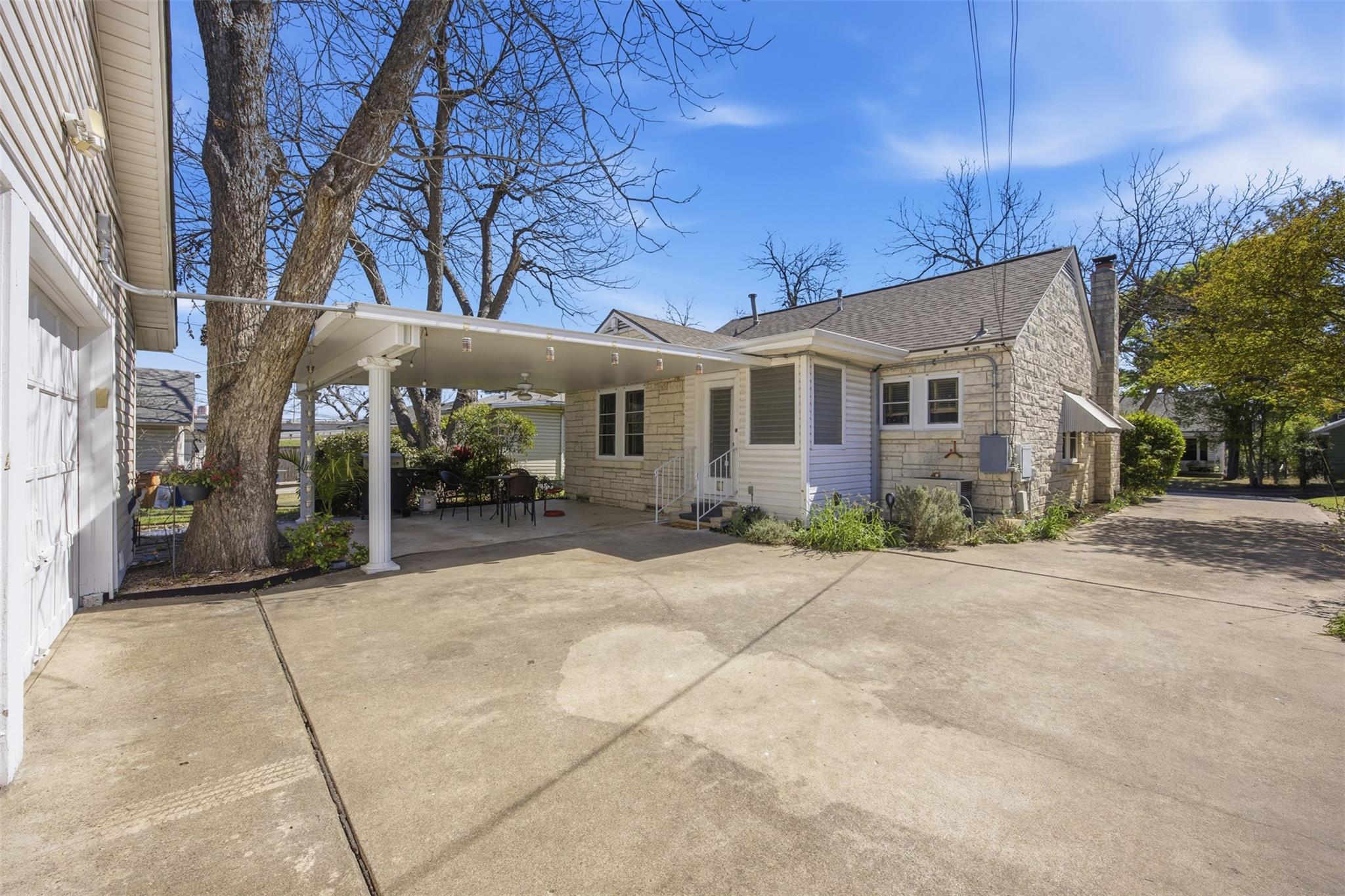 1030 E 44th Street Austin TX 78751