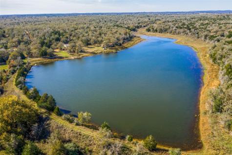 000 Lincoln Lake Road Paige TX 78659