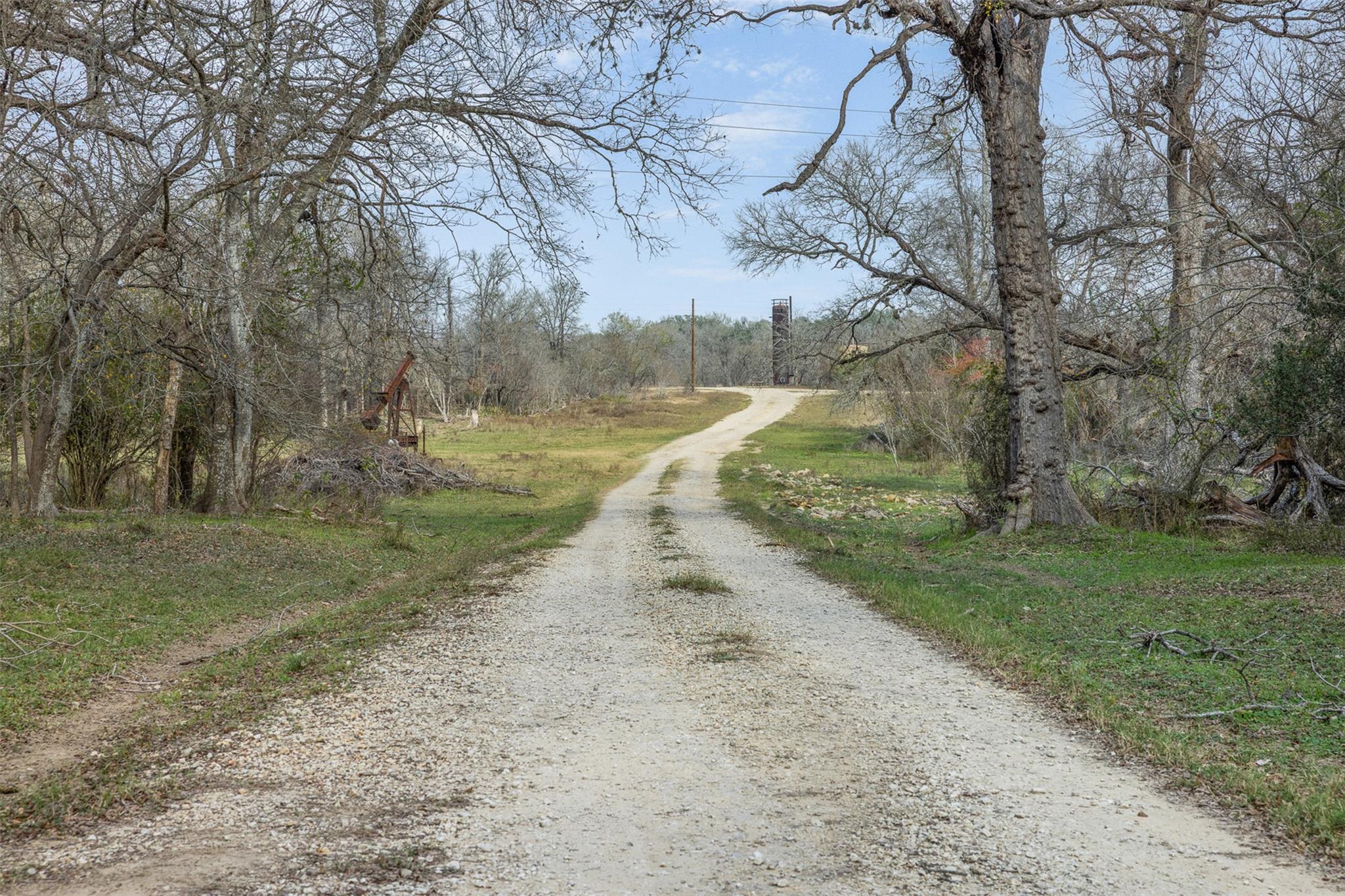 1144 Treetop Lane Luling TX 78648