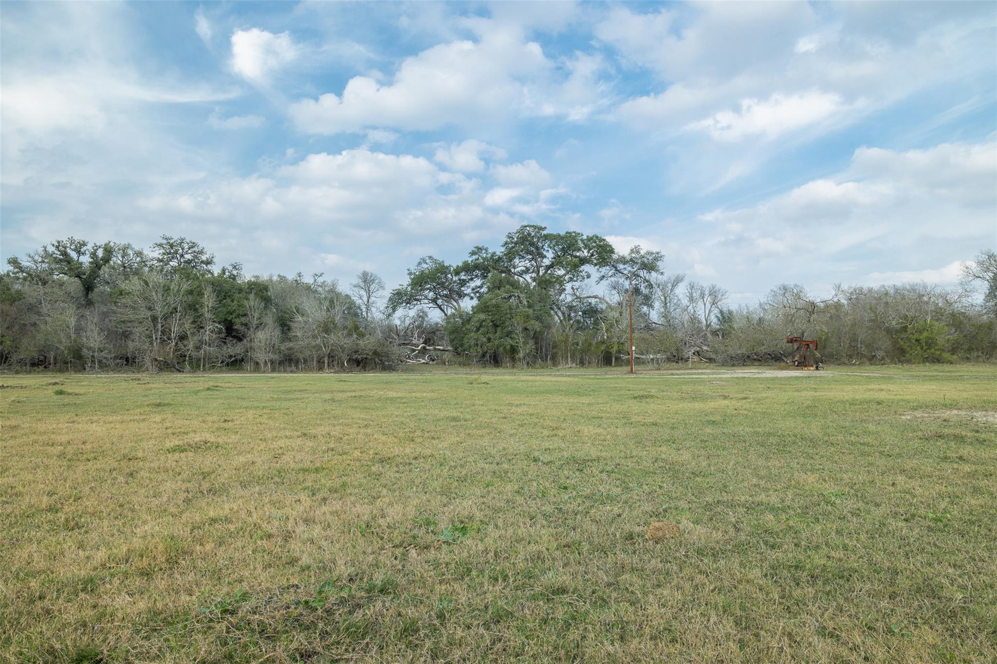 1144 Treetop Lane Luling TX 78648
