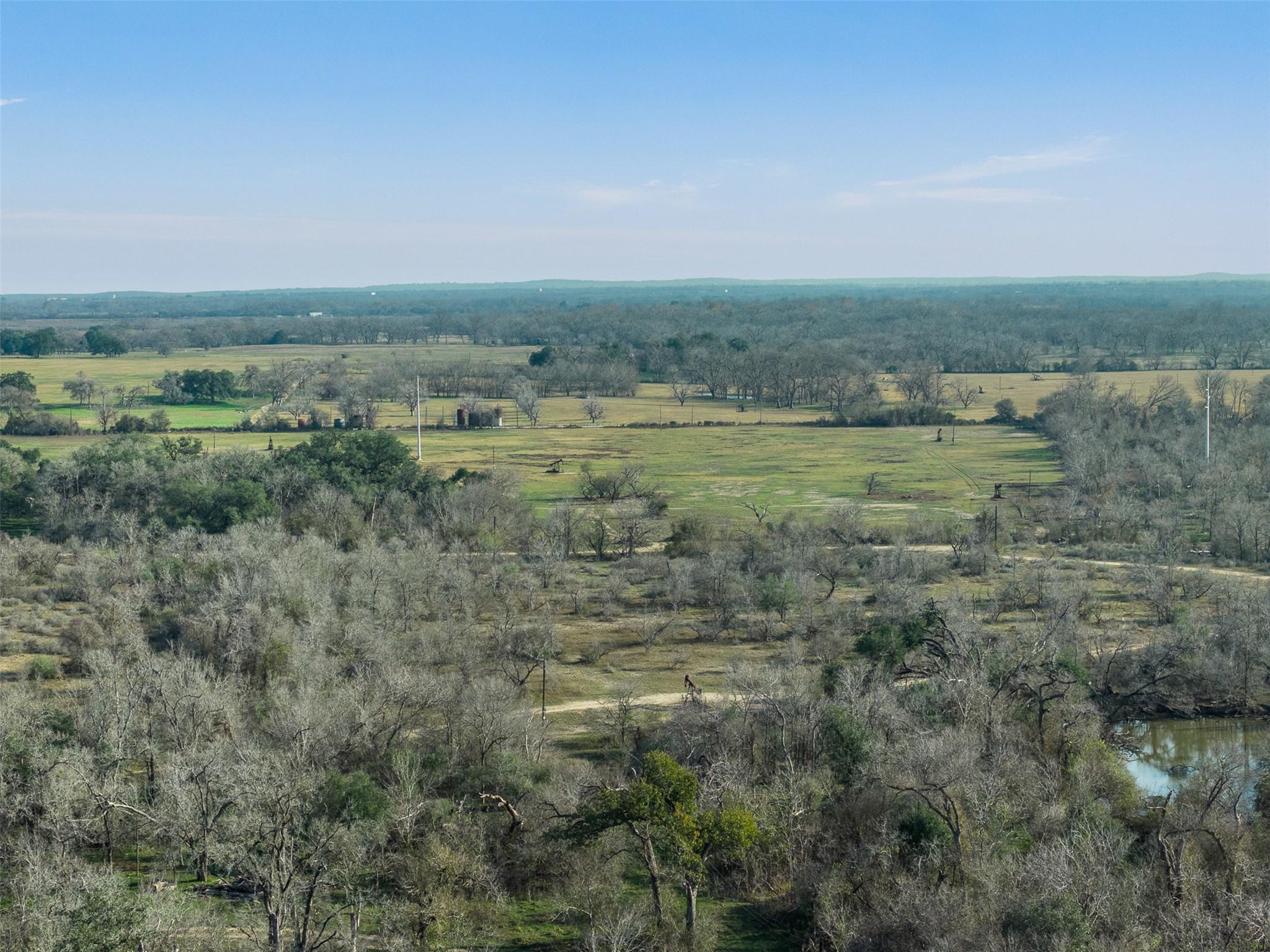 1144 Treetop Lane Luling TX 78648