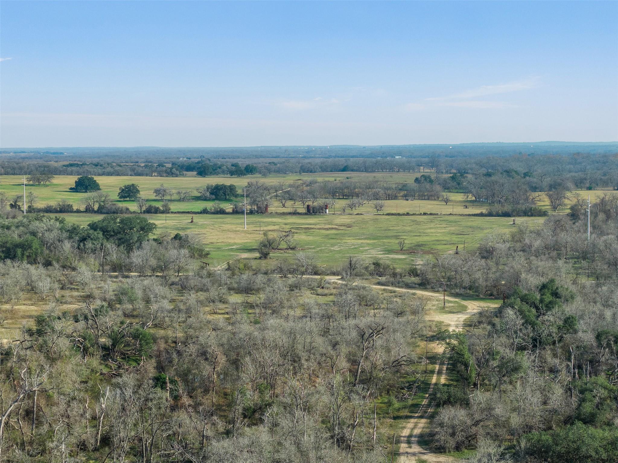 1144 Treetop Lane Luling TX 78648