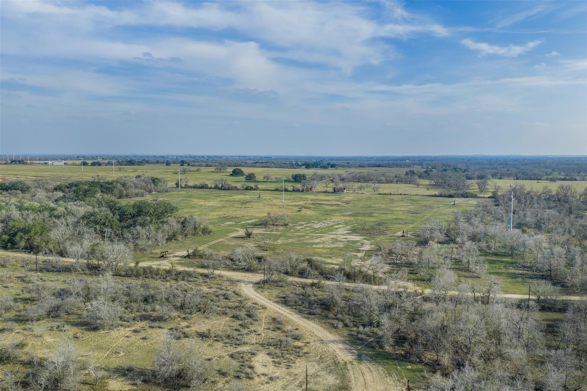 1144 Treetop Lane Luling TX 78648