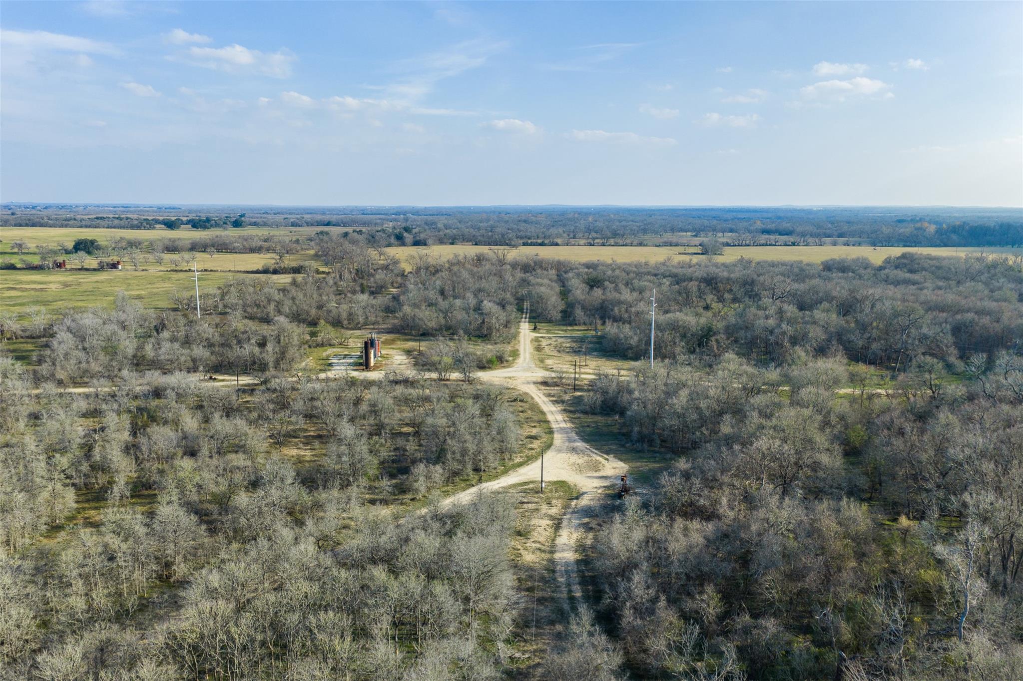 1144 Treetop Lane Luling TX 78648