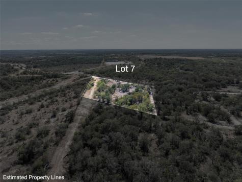 7 County Road 211 Smiley TX 78159