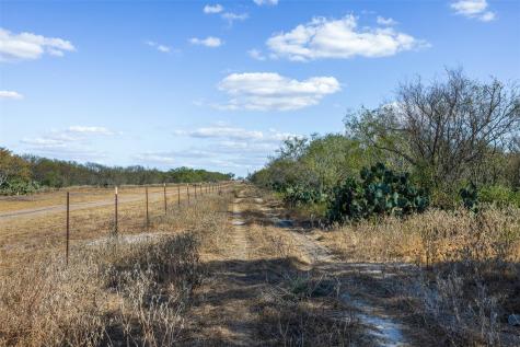 Lot 7 County Road 211 Smiley TX 78159