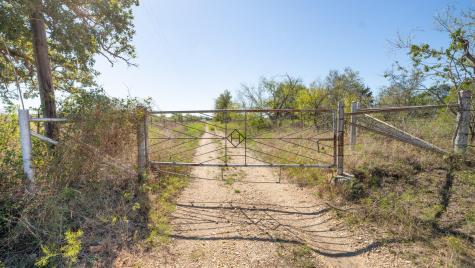 1558 Texas Street Rockdale TX 76567
