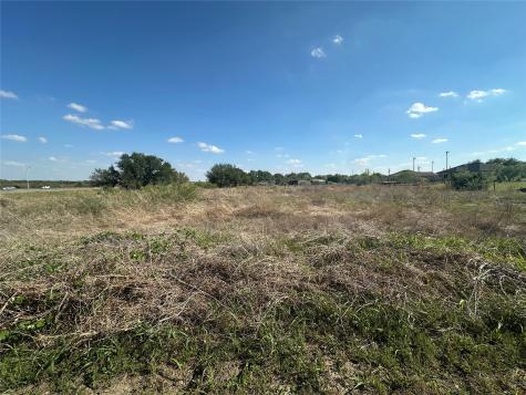 320 & 330 E Tomlinson Street Florence TX 76527