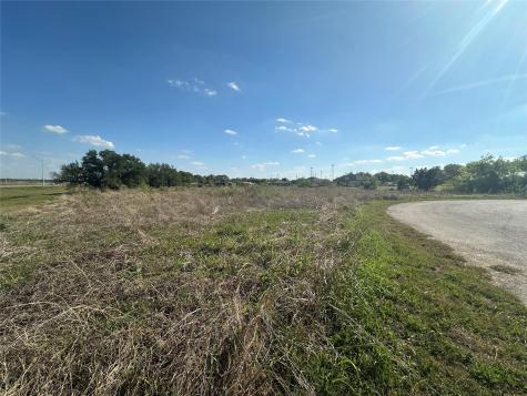 320 & 330 E Tomlinson Street Florence TX 76527