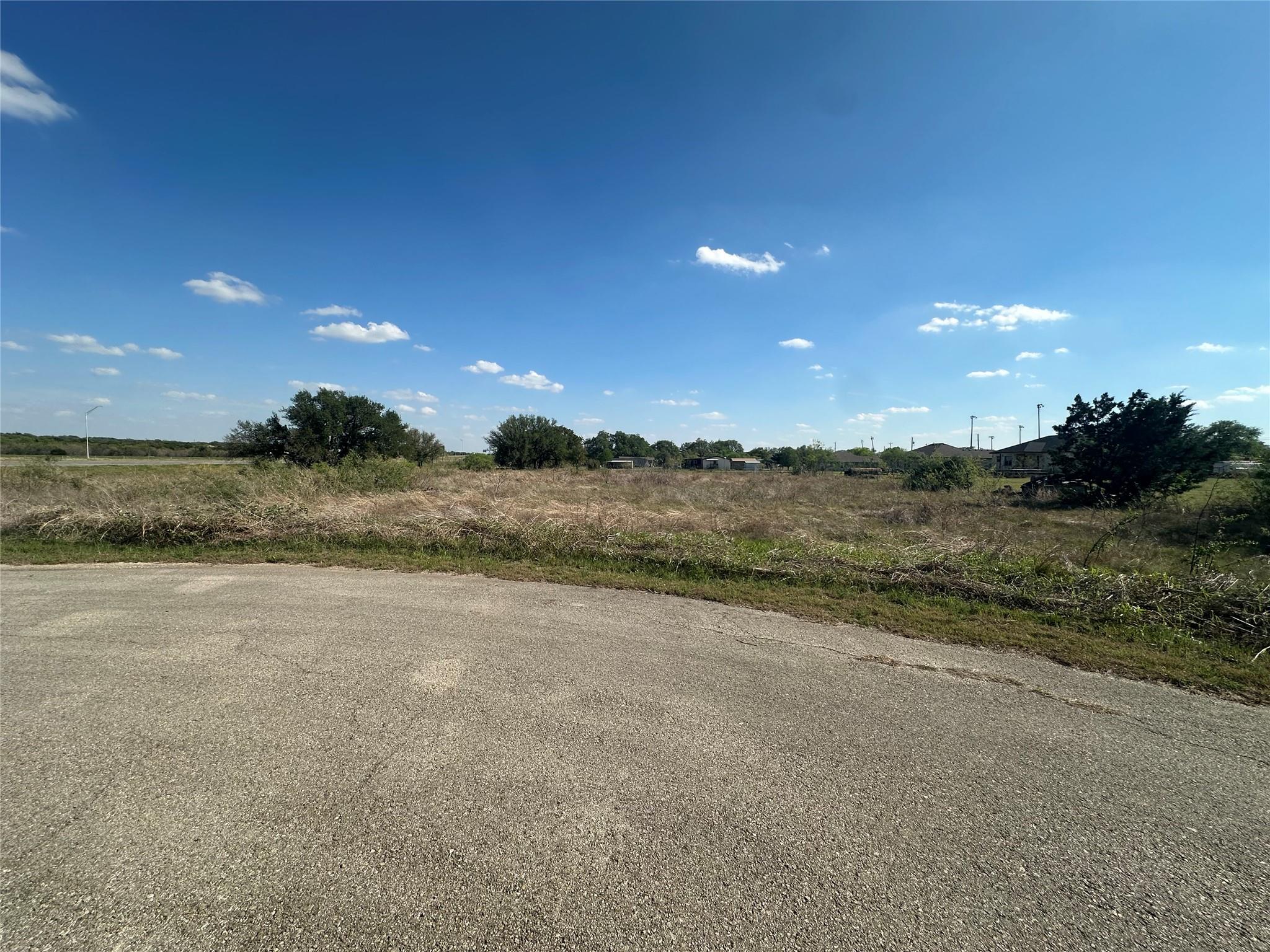 320 & 330 E Tomlinson Street Florence TX 76527