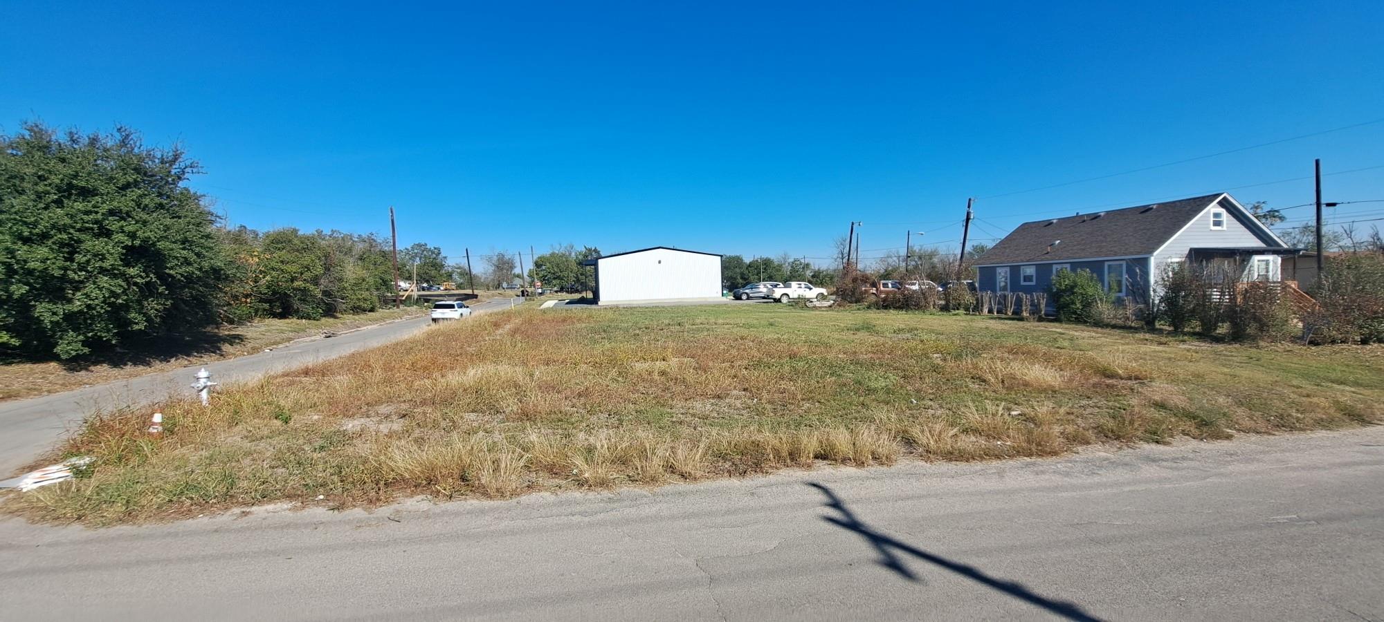 304 Burkett Street Taylor TX 76574