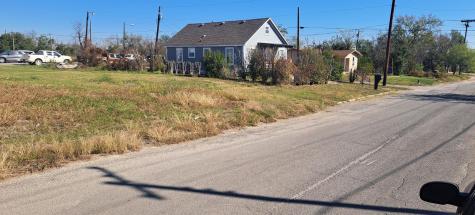 304 Burkett Street Taylor TX 76574