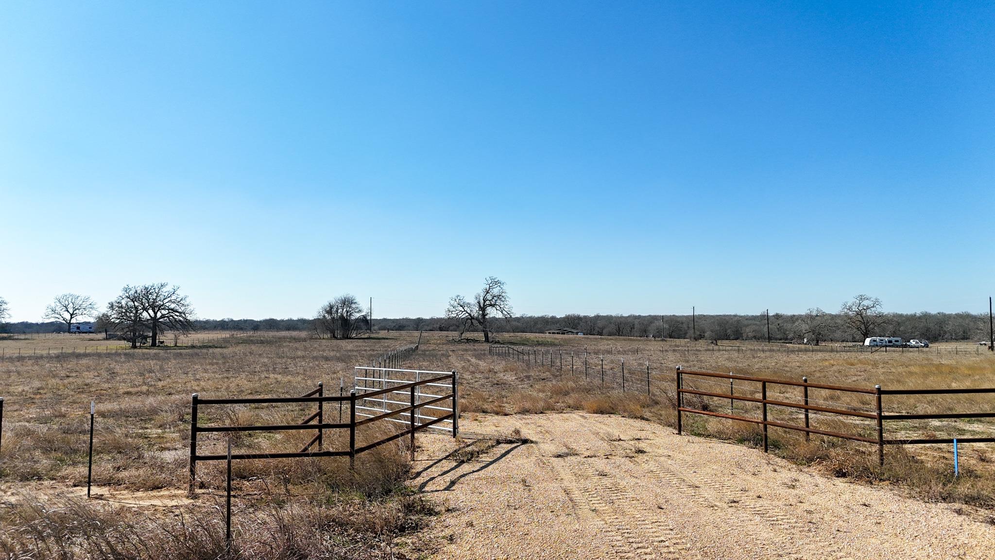 8244 Old Colony Line Road Dale TX 78616
