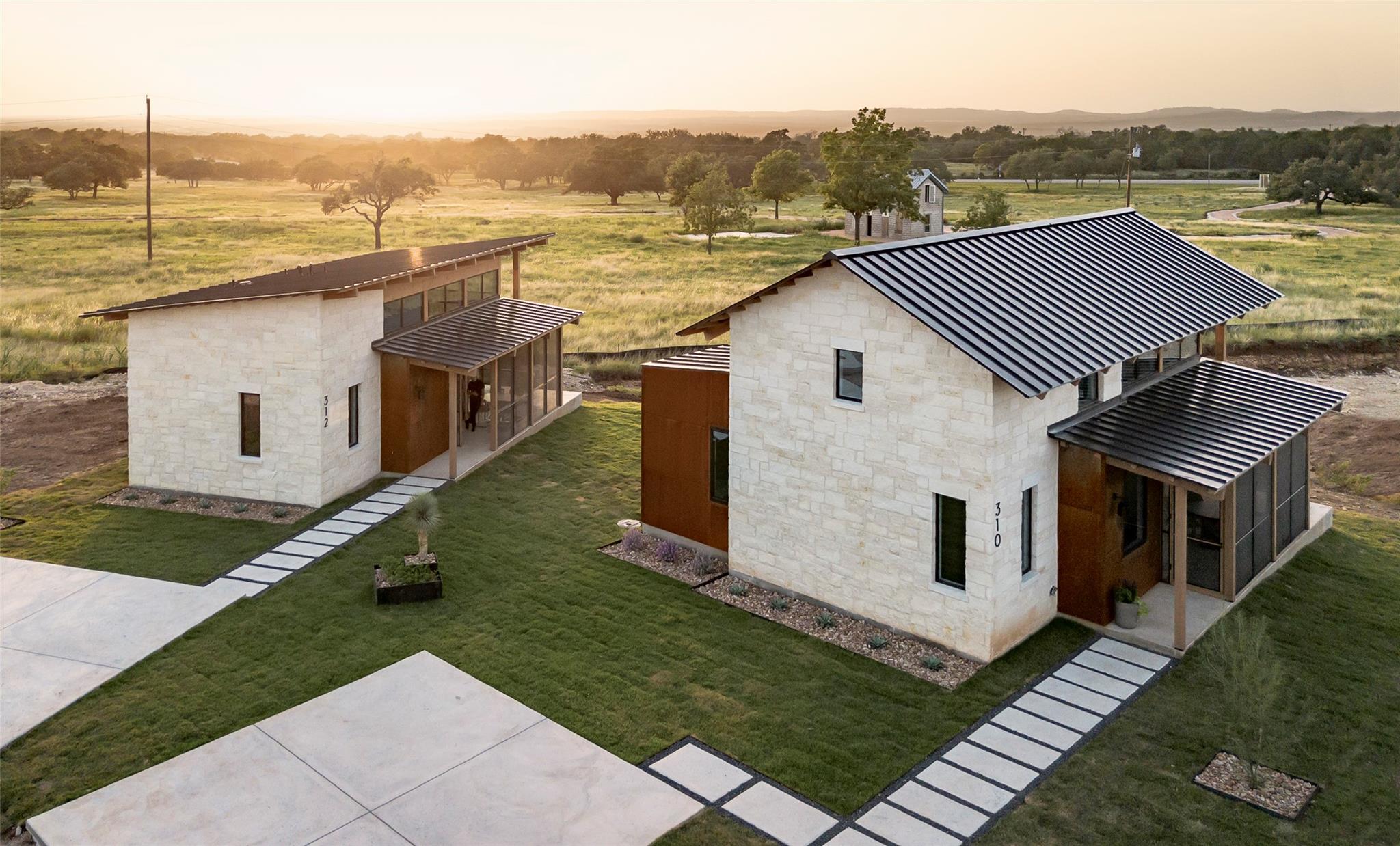 9361 W Us Highway 290 Hye TX 78635