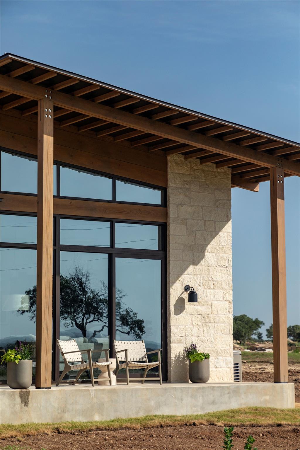 9361 W Us Highway 290 Hye TX 78635