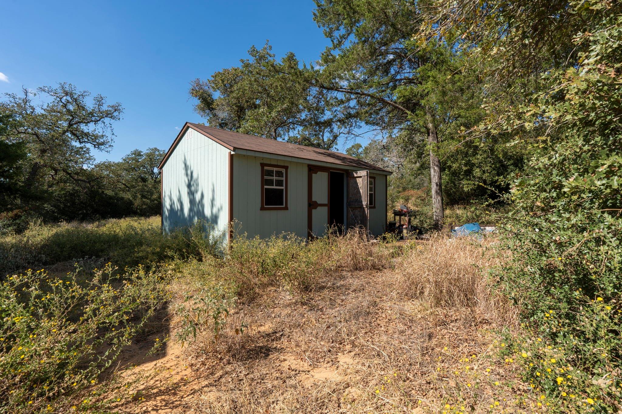 3115 Chuckwagon Road Luling TX 78648
