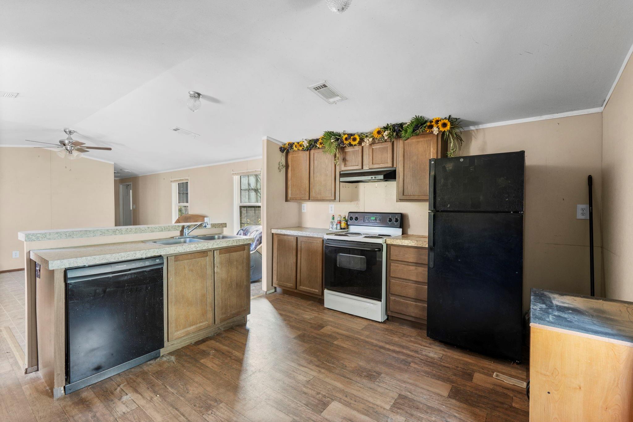 3115 Chuckwagon Road Luling TX 78648